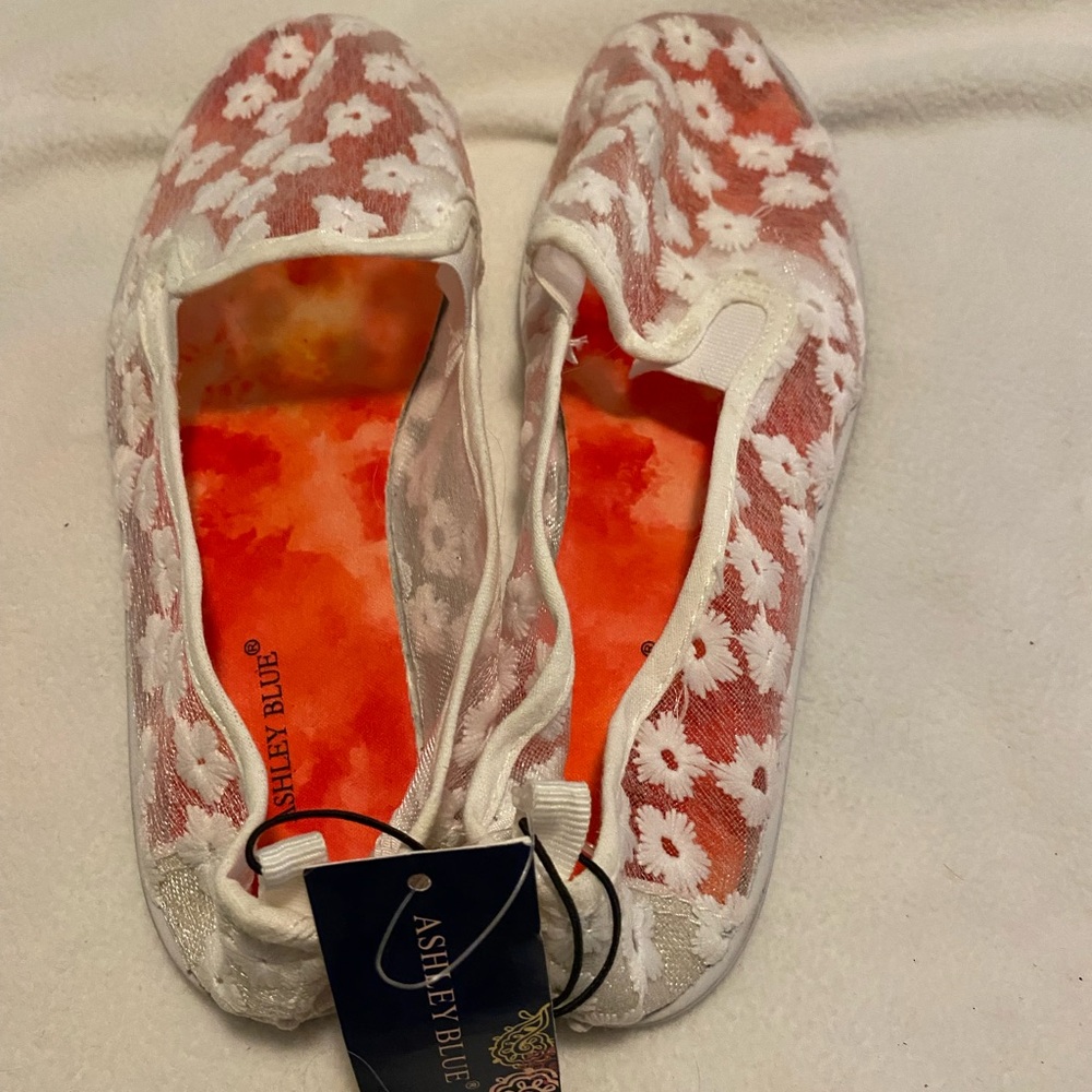 Ashley Blue Women's Floral Lace Slip-On Shoes - White and Orange
